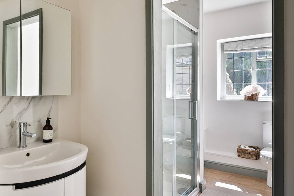 Photo of Bathroom in Beverston