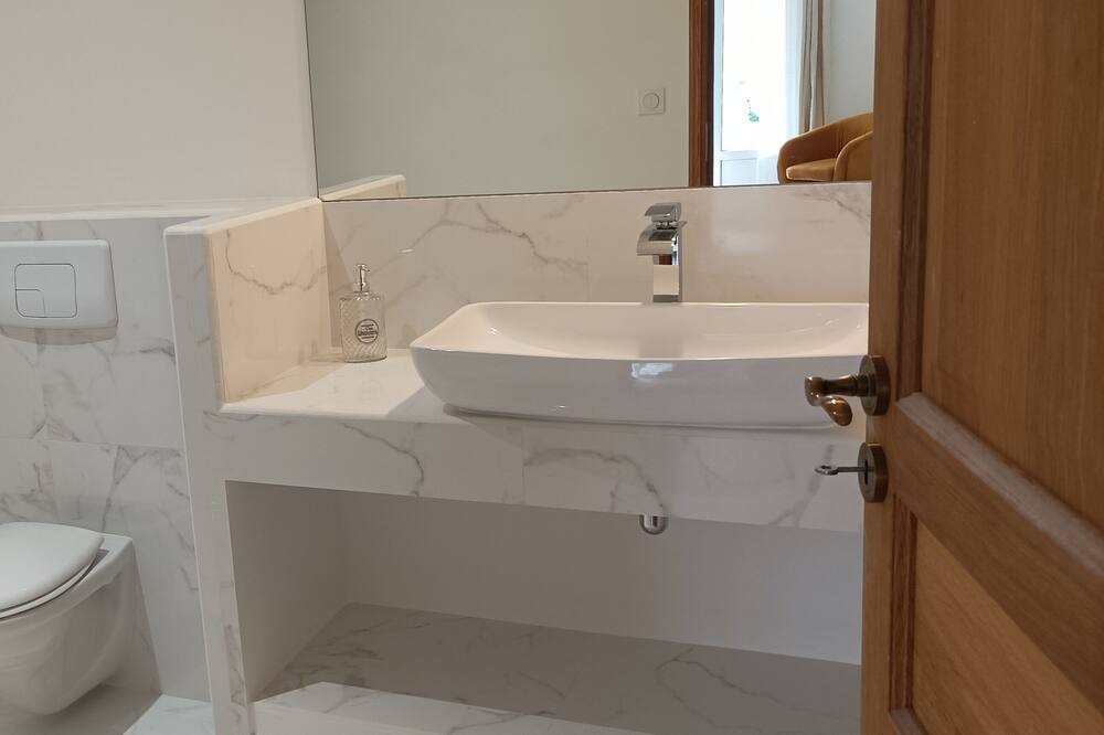 Photo of Bathroom in Joyeuse