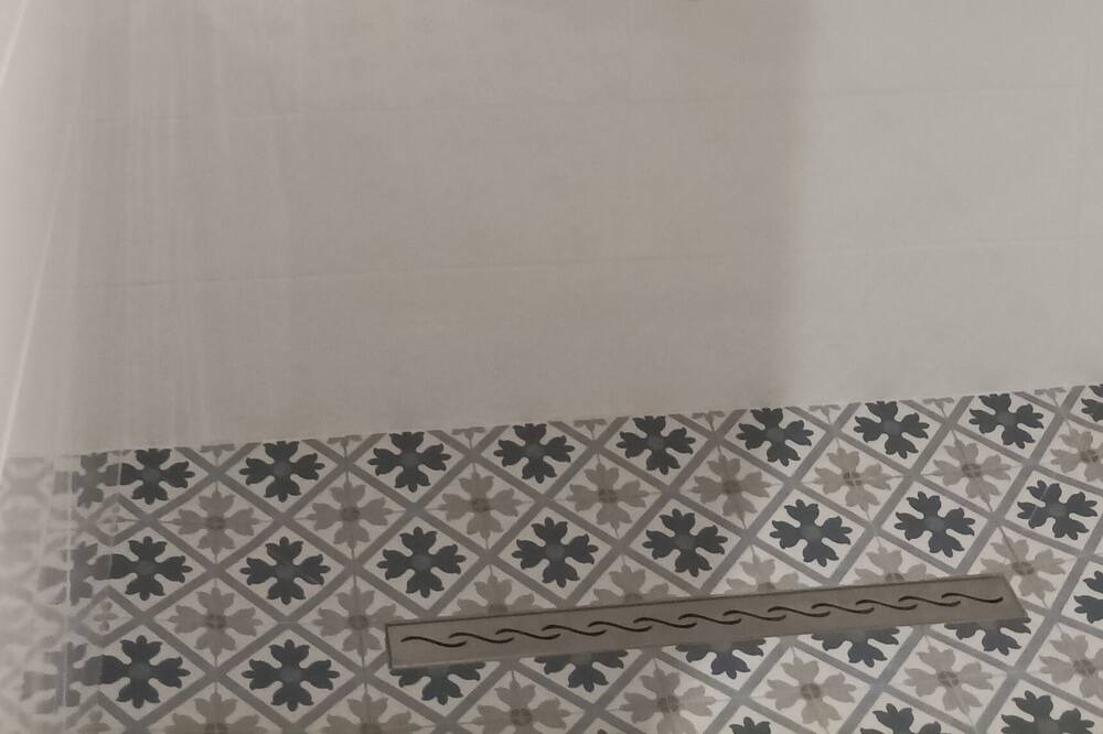 Photo of Bathroom in Joyeuse