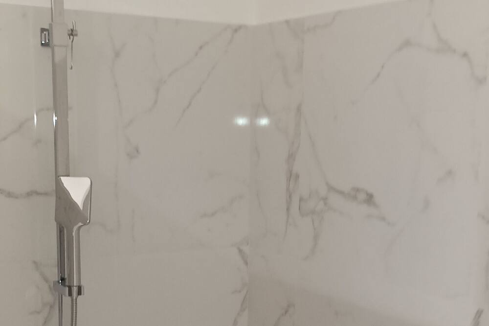 Photo of Bathroom in Joyeuse