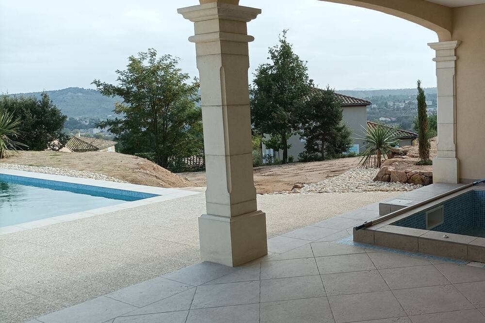 Photo of Outdoor in Joyeuse