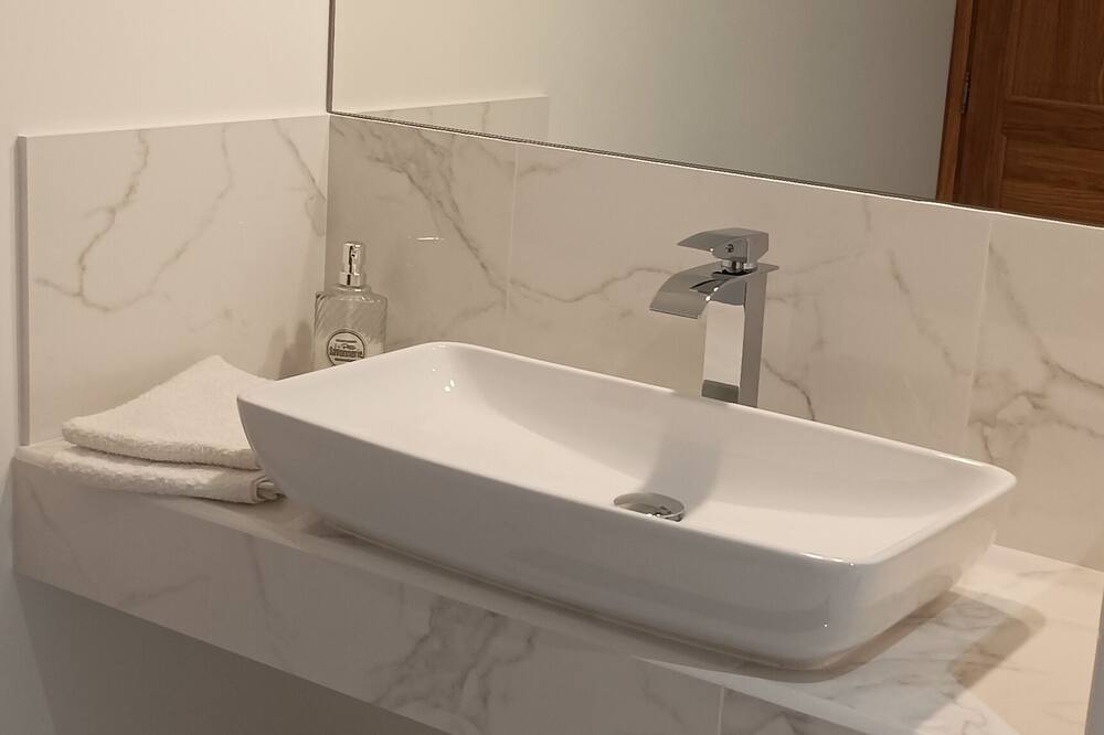 Photo of Bathroom in Joyeuse