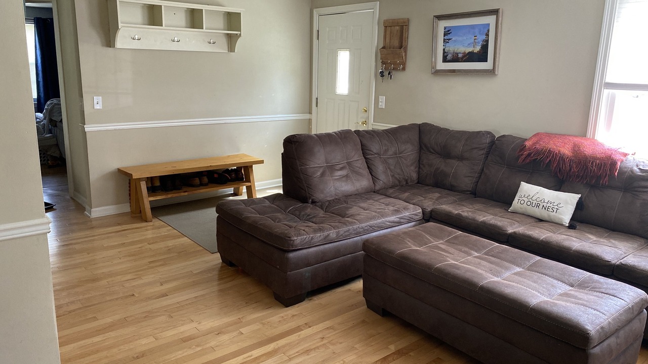Photo of Livingroom in East Rochester