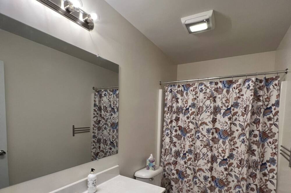 Photo of Bathroom in Farmville