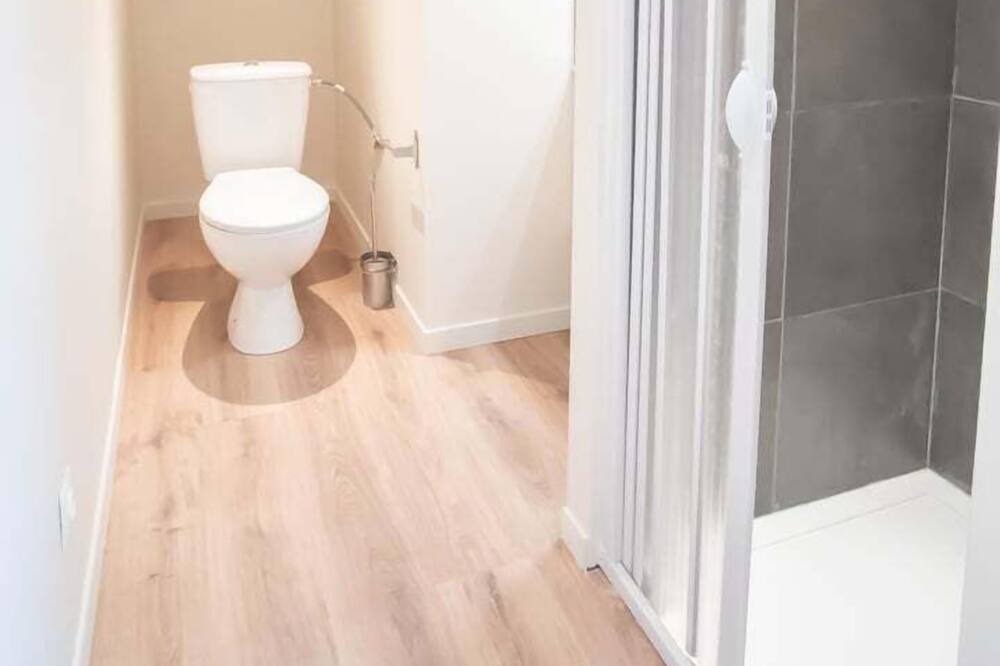 Photo of Bathroom in Quartier Beauregard-Boufflers-Buthegnemont-Boudonville