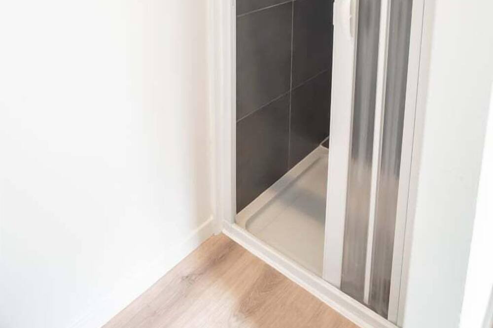 Photo of Bathroom in Quartier Beauregard-Boufflers-Buthegnemont-Boudonville