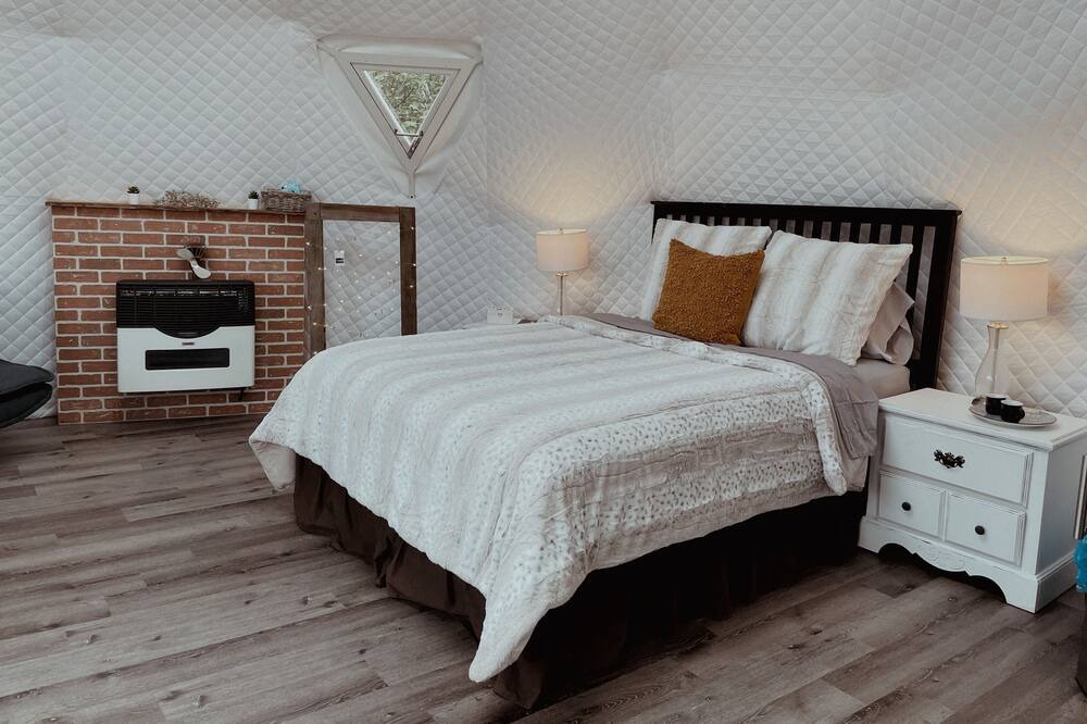 Photo of Bedroom in Whitestone