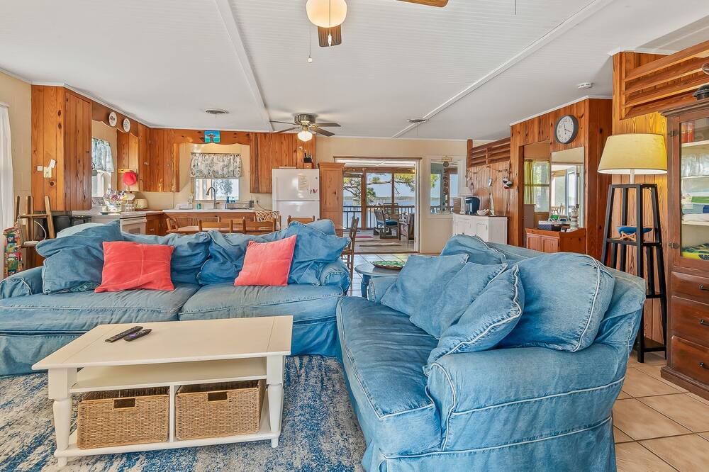 Photo of Livingroom in Alligator Point