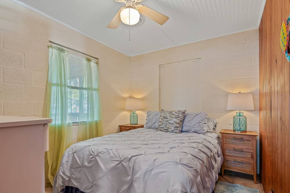 Photo of Bedroom in Alligator Point