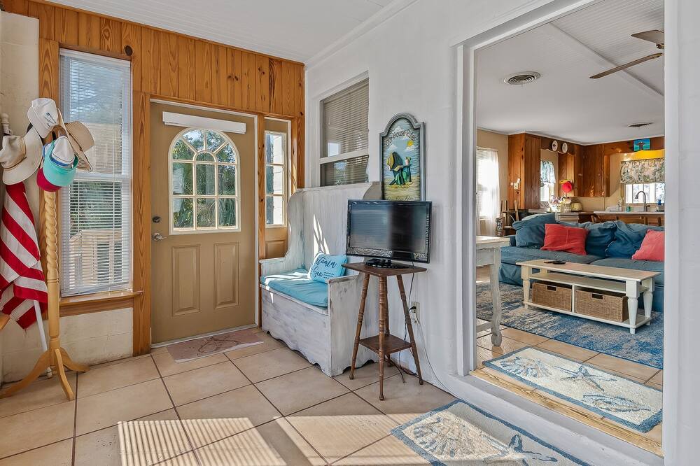 Photo of Livingroom in Alligator Point