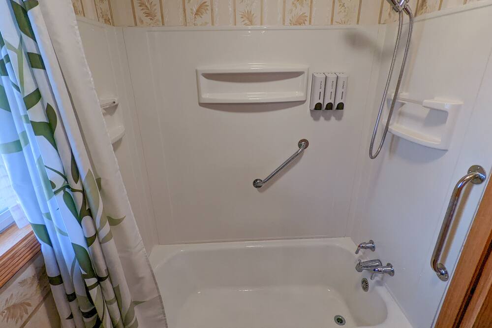 Photo of Bathroom in Twin Lakes