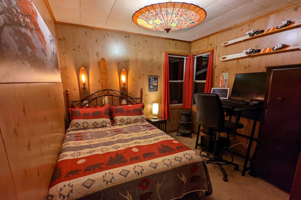 Photo of Bedroom in Twin Lakes