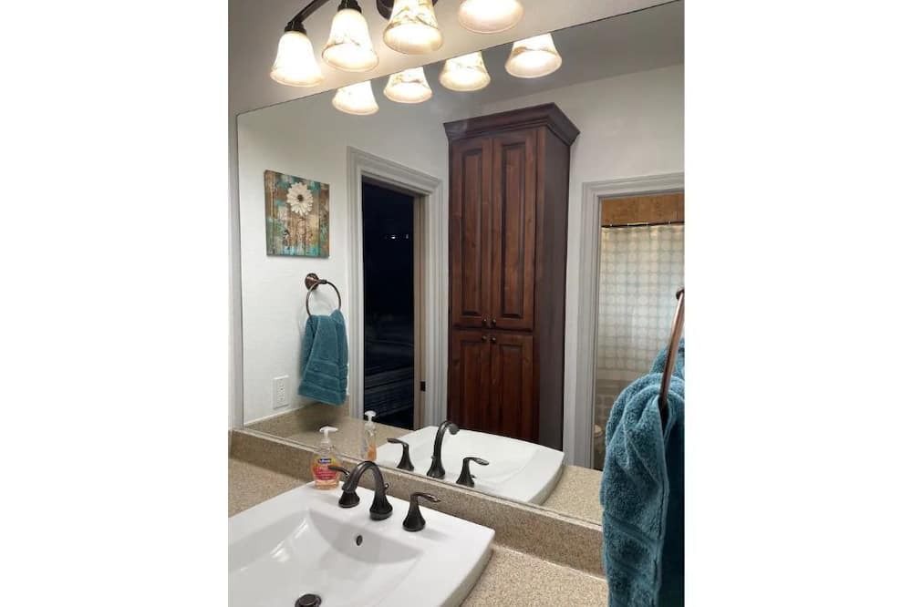 Photo of Bathroom in Red Rock