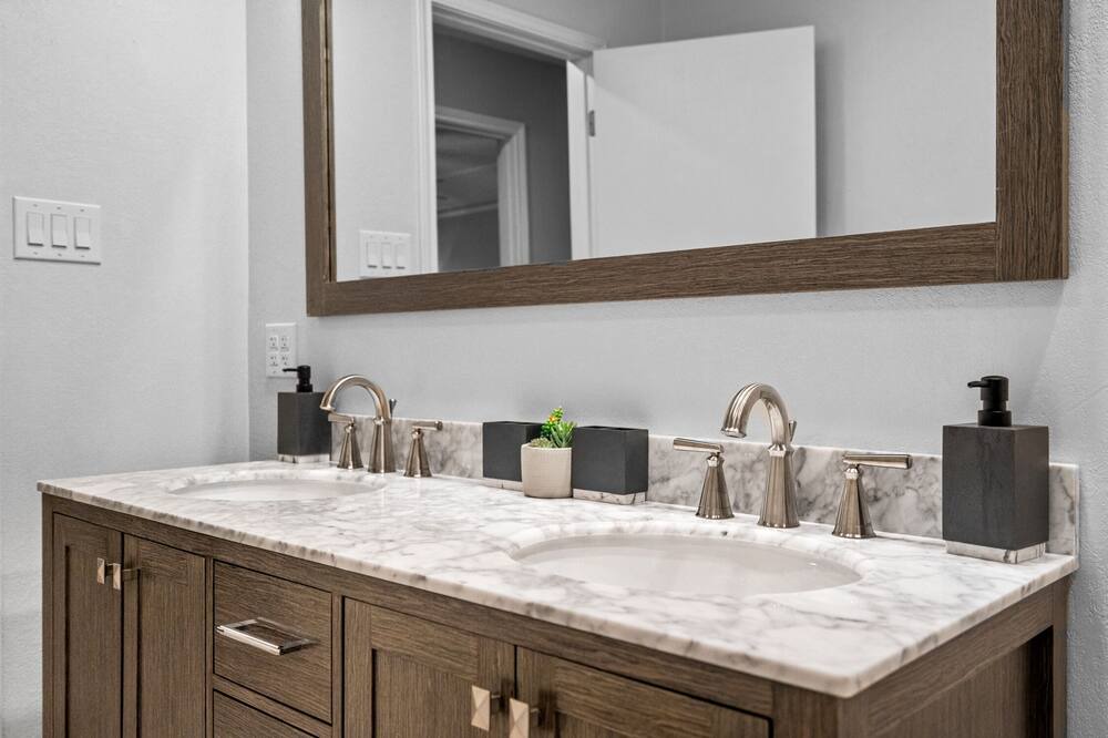 Photo of Bathroom in North Central Carrollton