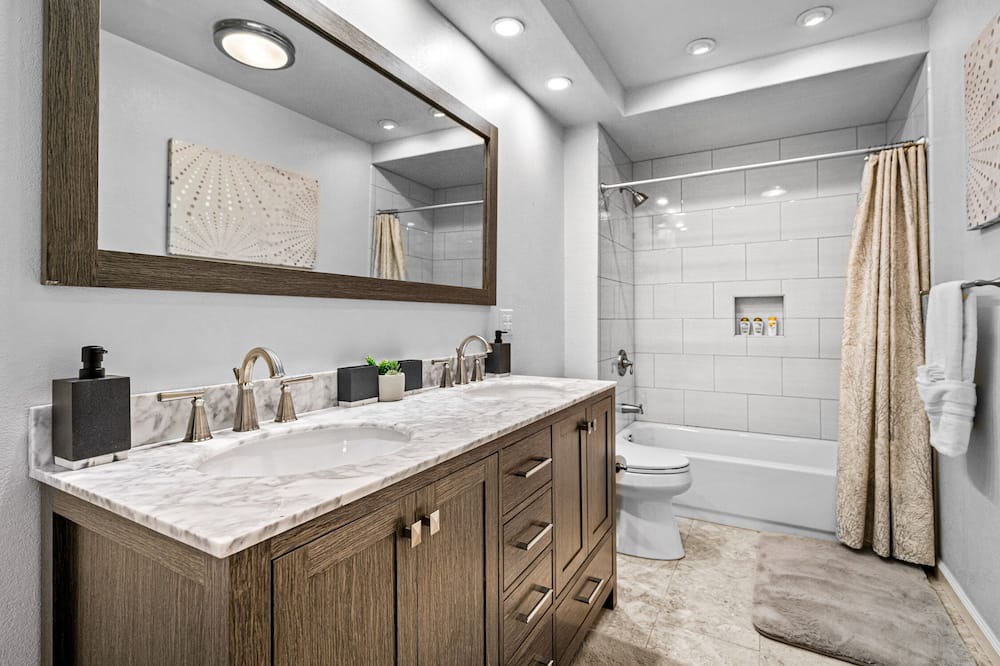 Photo of Bathroom in North Central Carrollton