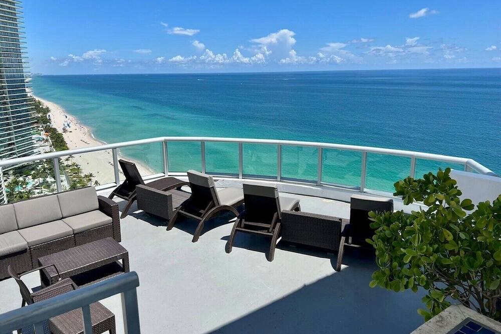 Photo of Others in Sunny Isles Beach
