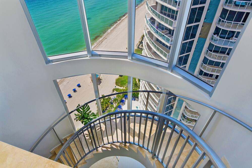 Photo of Others in Sunny Isles Beach