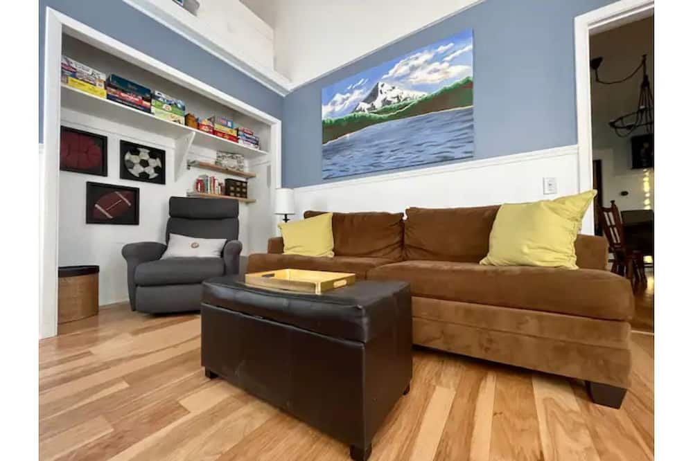 Photo of Bedroom in Foster - Powell