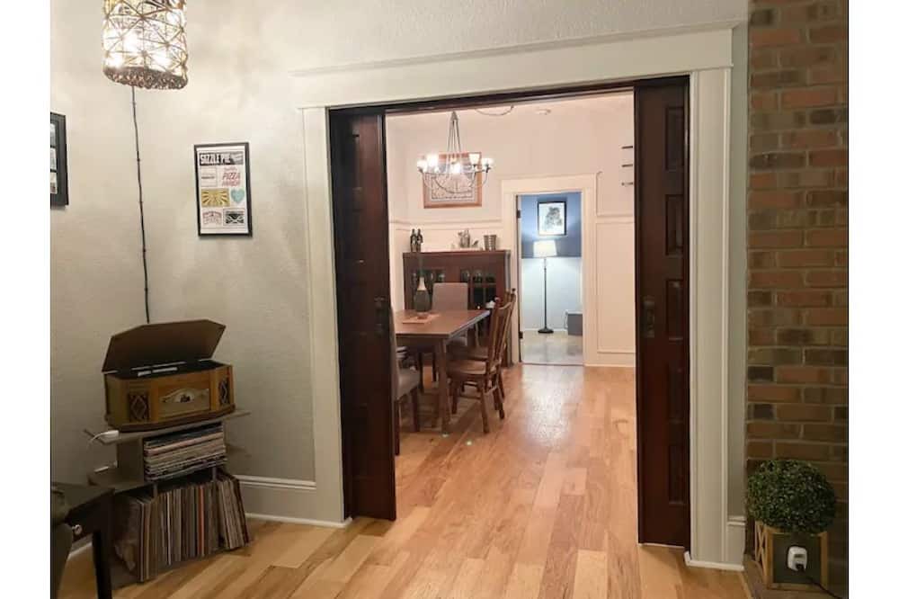 Photo of Bedroom in Foster - Powell