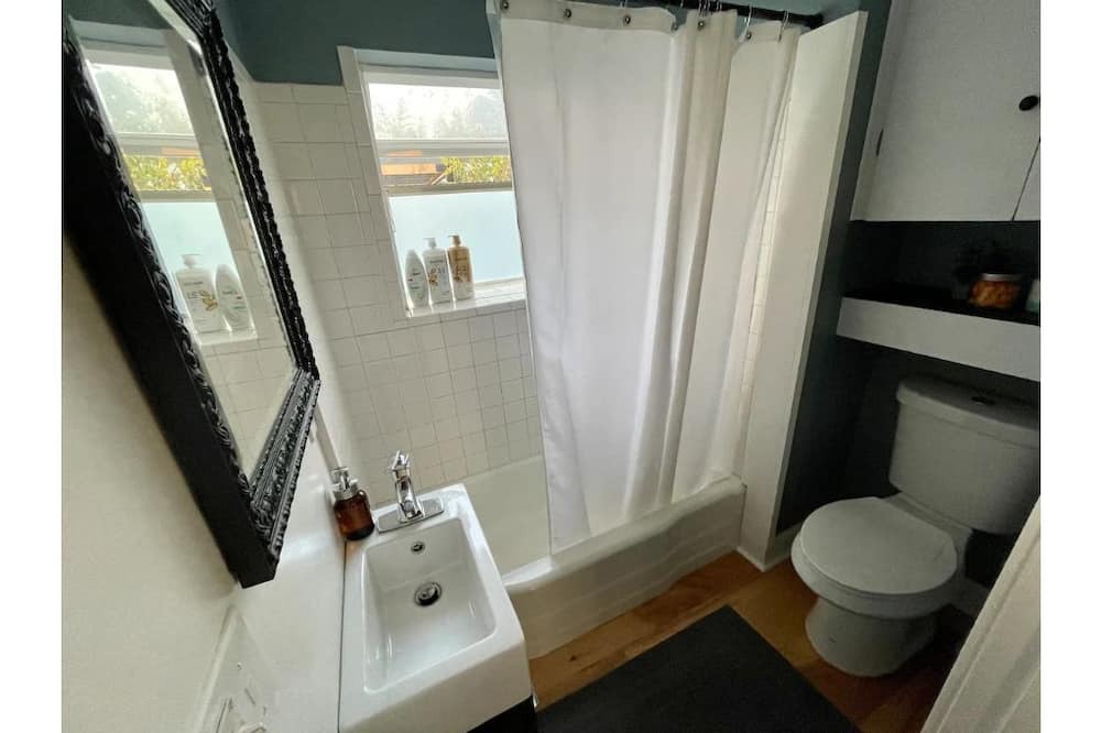 Photo of Bathroom in Foster - Powell