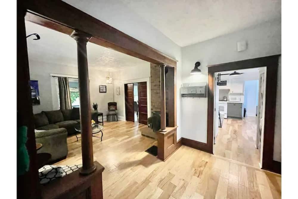 Photo of Bedroom in Foster - Powell