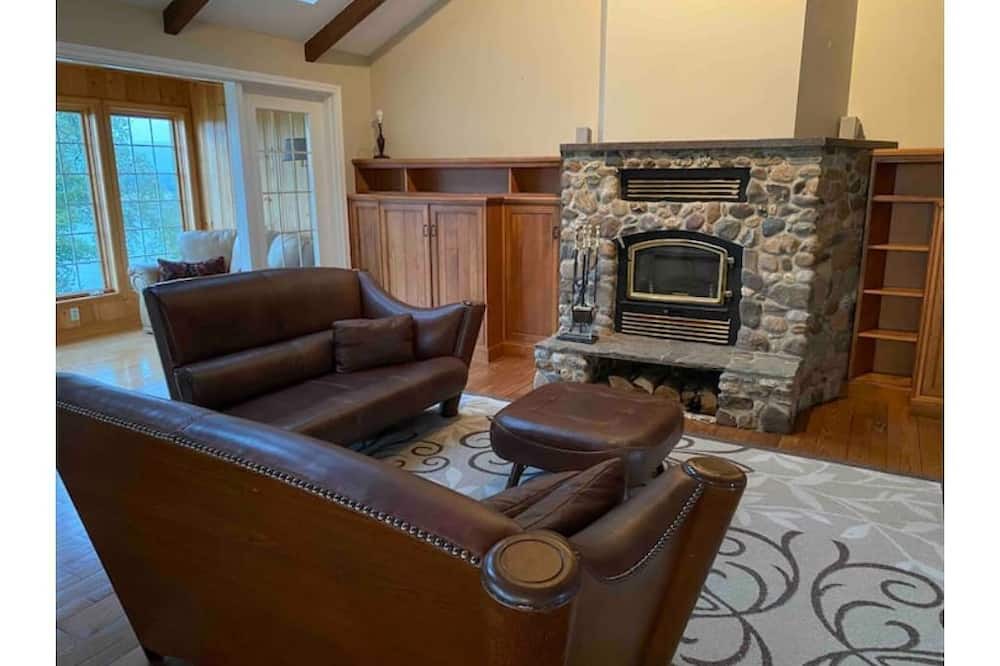 Photo of Livingroom in Kingsclear