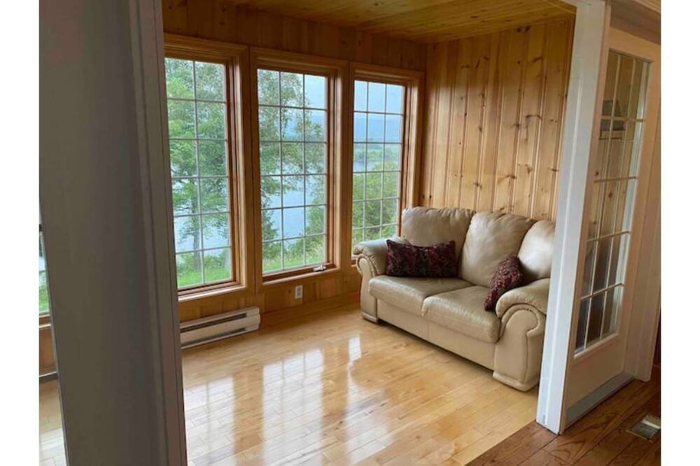 Photo of Livingroom in Kingsclear