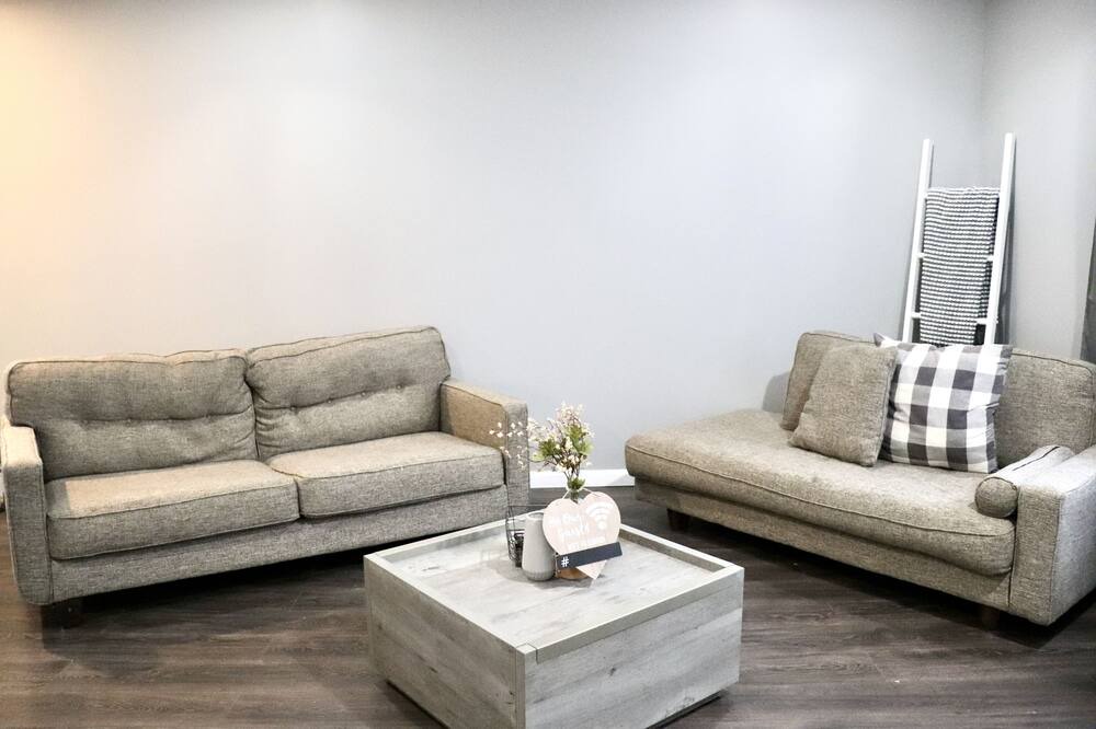 Photo of Livingroom in Depew