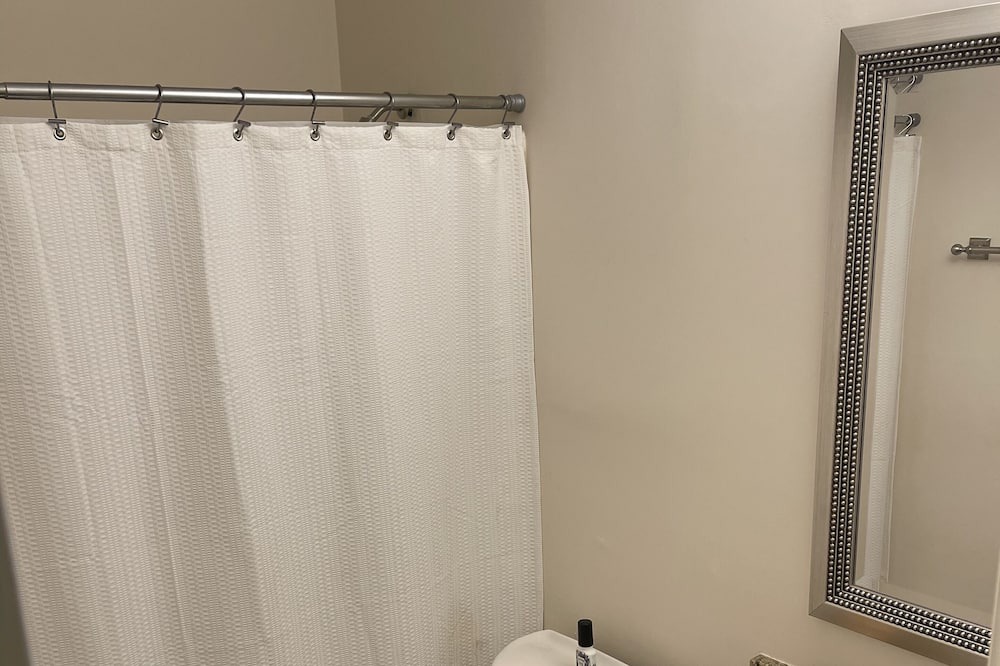 Photo of Bathroom in Lakes of Forest Hill