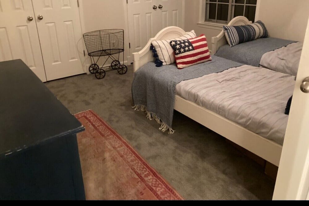 Photo of Others in Lakes of Forest Hill