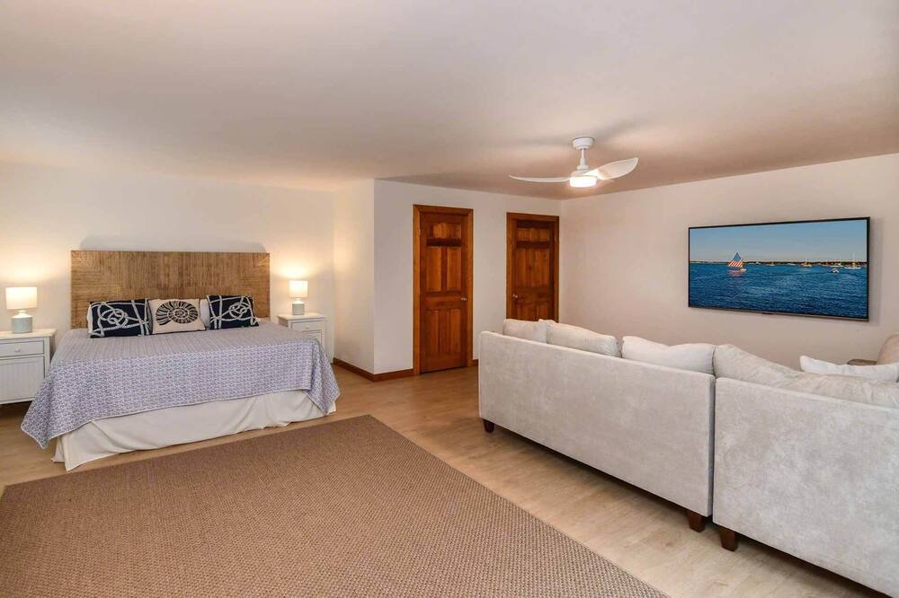 Photo of Bedroom in Lagoon Heights