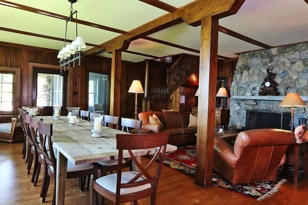 Photo of Others in New Preston