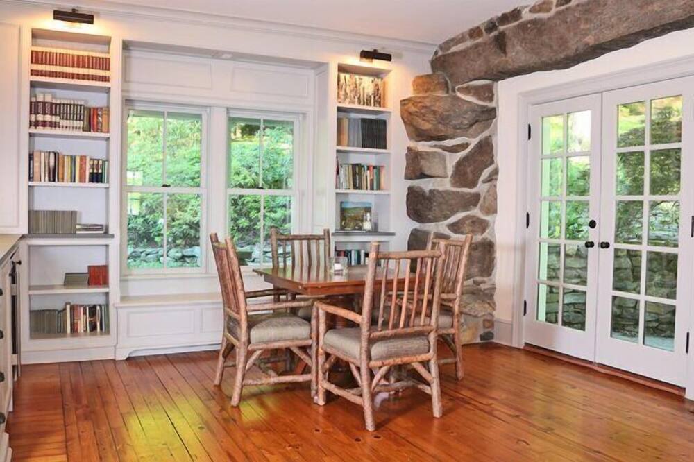 Photo of Others in New Preston