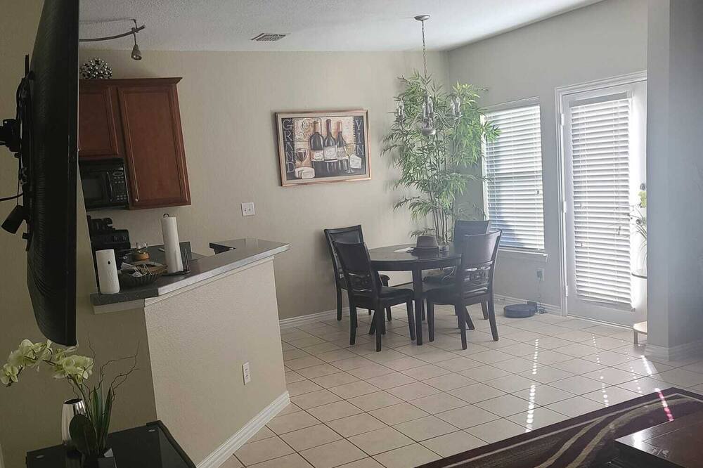 Photo of Livingroom in Carrollton