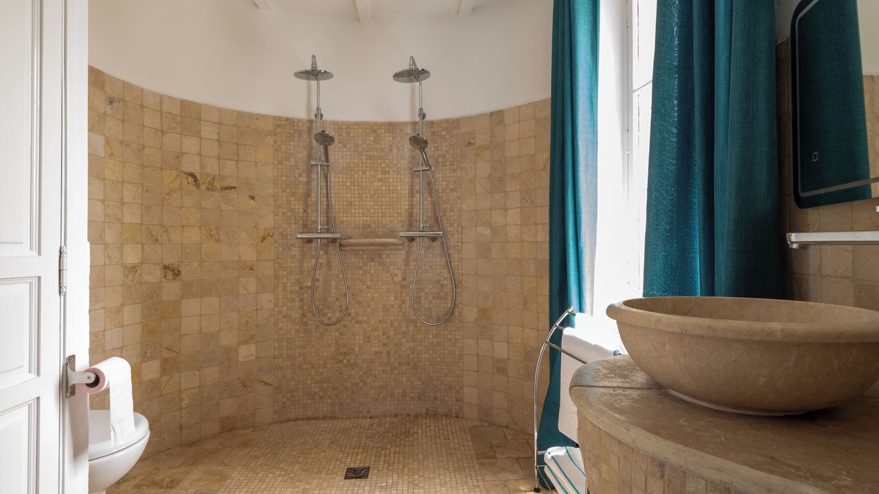Photo of Bathroom in Nyons