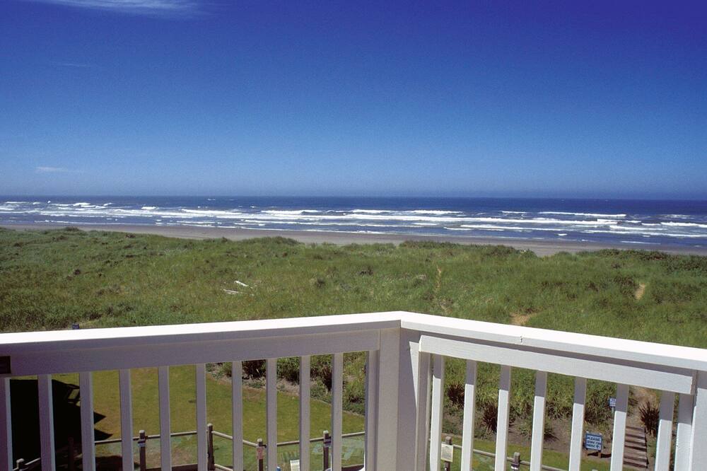 Photo of Patio Balcony in Ocean Shores