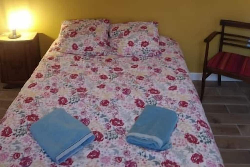 Photo of Bedroom in Saint-Etienne-du-Rouvray
