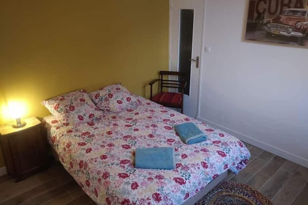 Photo of Bedroom in Saint-Etienne-du-Rouvray