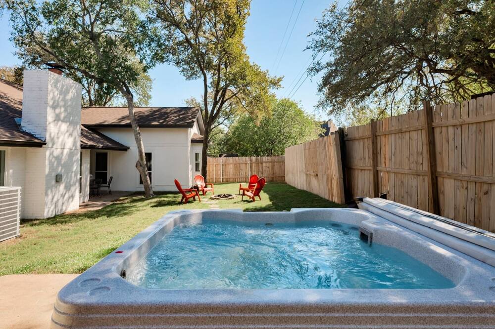 Photo of Bathroom in Round Rock West