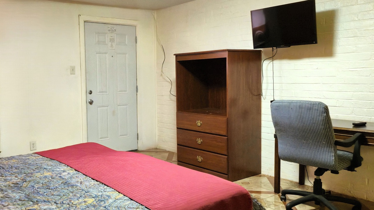 Photo of Bedroom in Cedar Crest