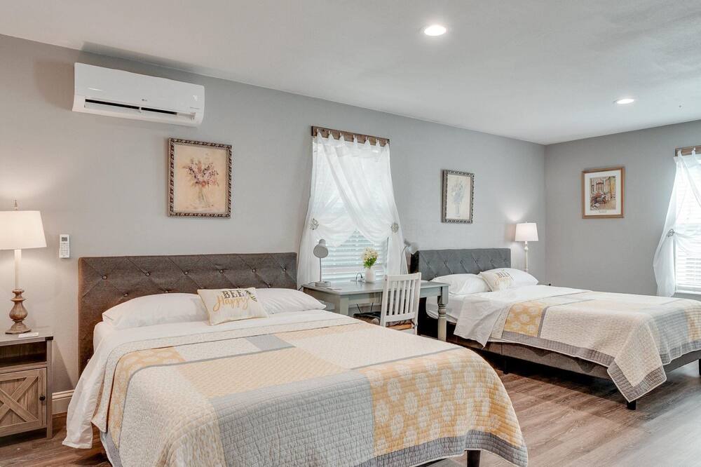 Photo of Bedroom in Era