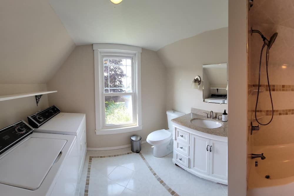 Photo of Bathroom in Spencer