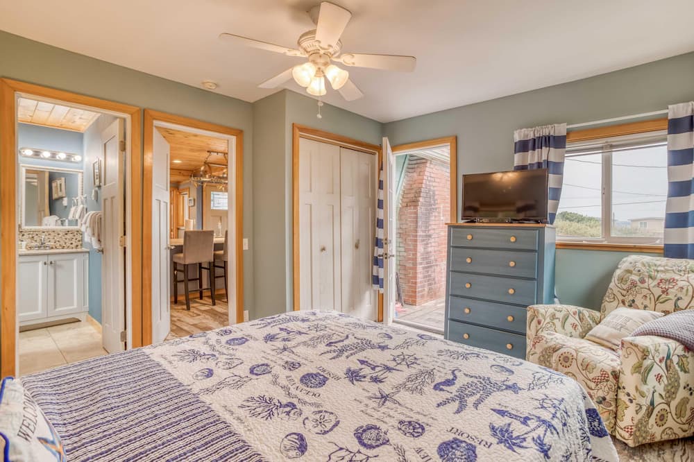 Photo of Bedroom in Waldport