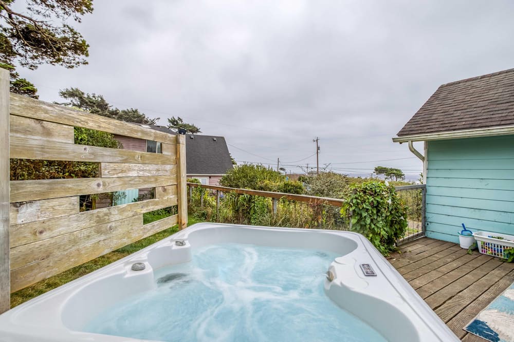 Photo of Bathroom in Waldport