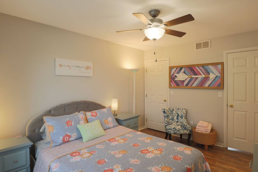 Photo of Bedroom in Genoa City