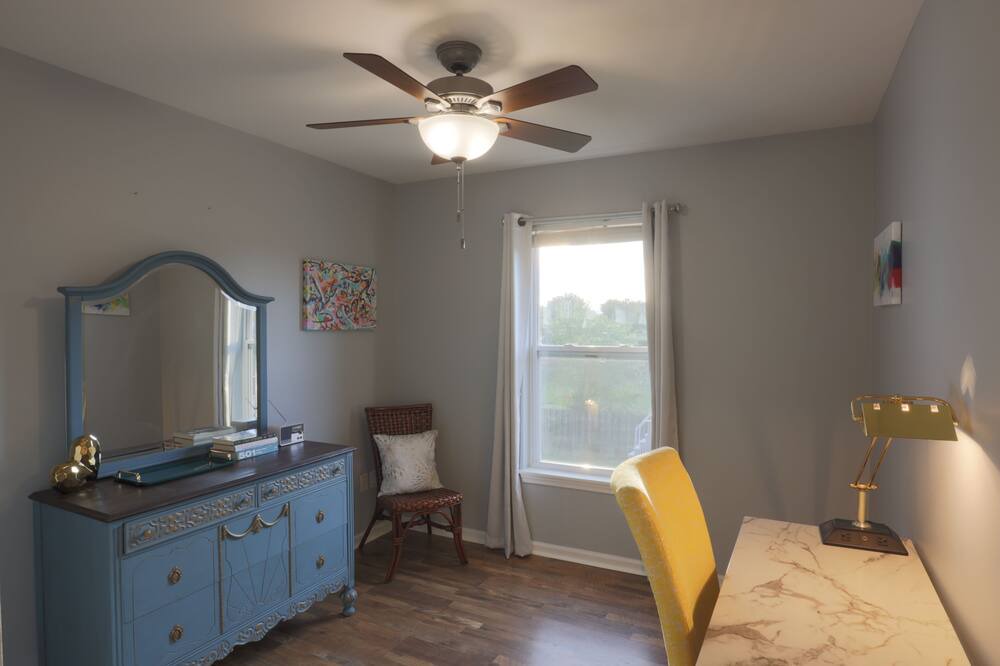 Photo of Bedroom in Genoa City