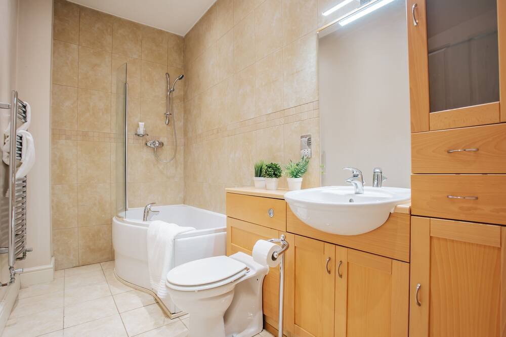 Photo of Bathroom in Berrylands