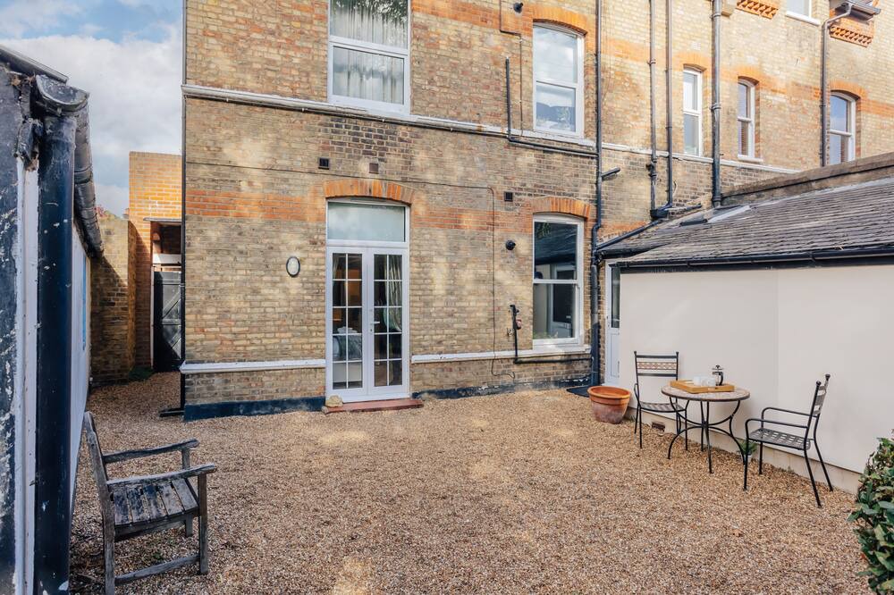 Photo of Patio Balcony in Berrylands