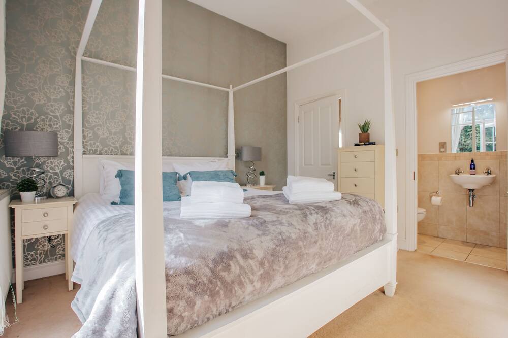 Photo of Bedroom in Berrylands