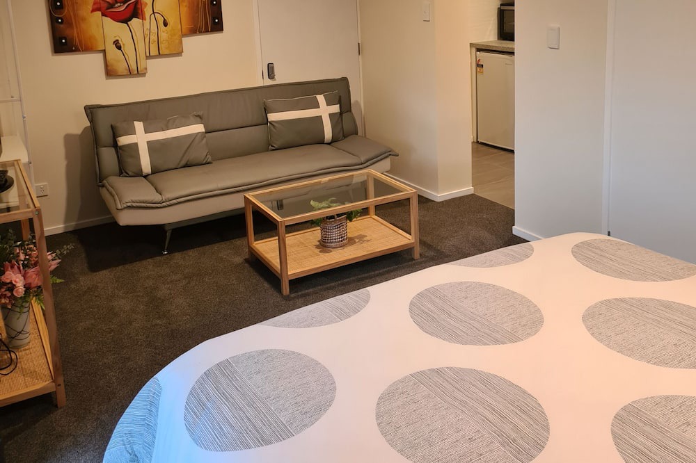 Photo of Others in Browns Bay